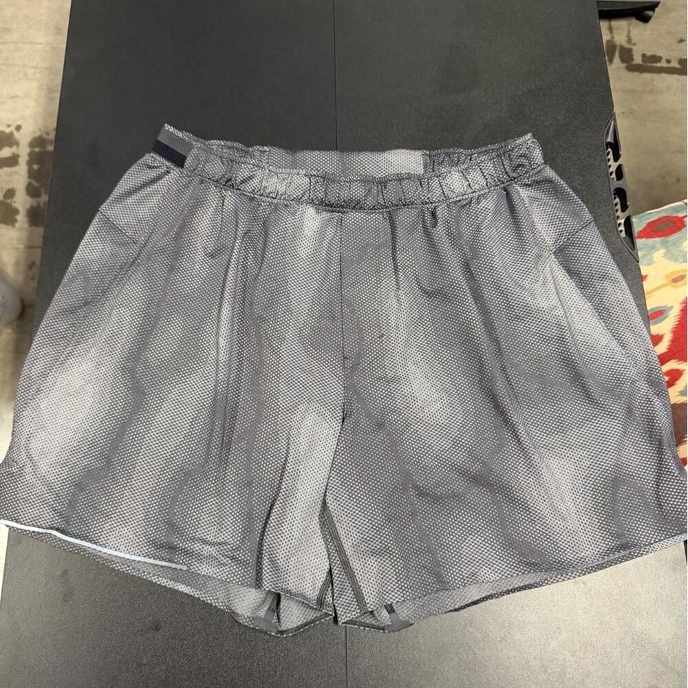 Lululemon Women's Grey and Black Shorts